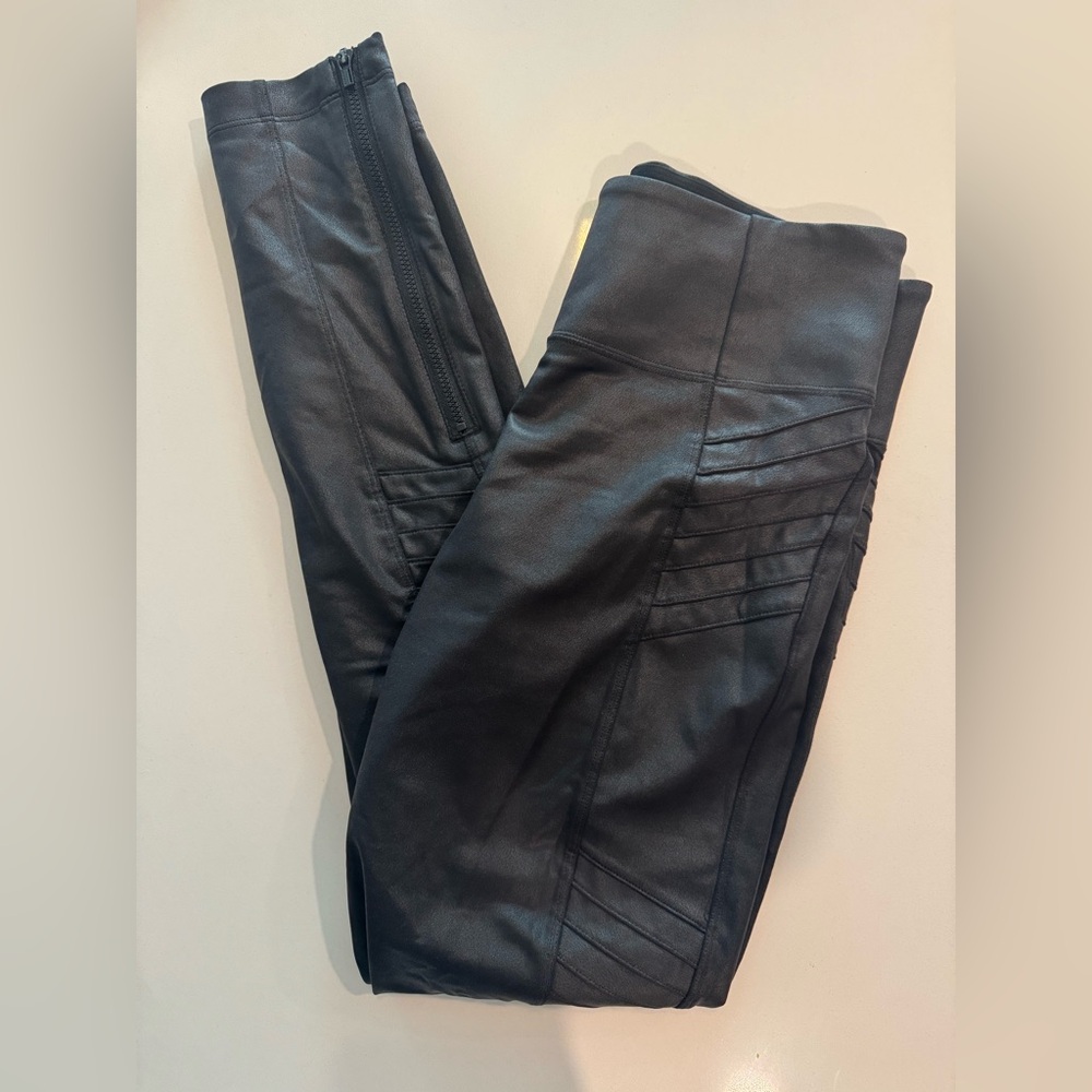 Athleta Delancy Gleam Moto tight in a size small